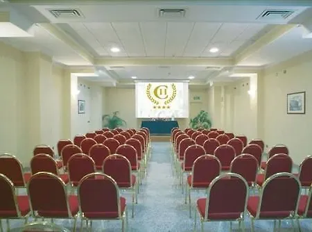 Отель Capital