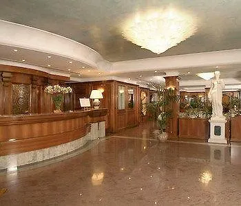 Capital Hotell 4*